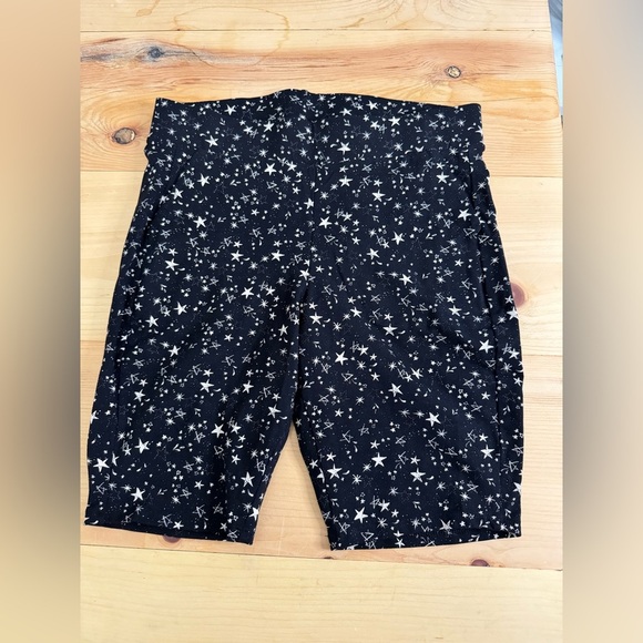 Women’s Torrid Plus Size 9” Stella Stars Deep Black Summer Fall Biker Shorts 1X - Picture 3 of 6